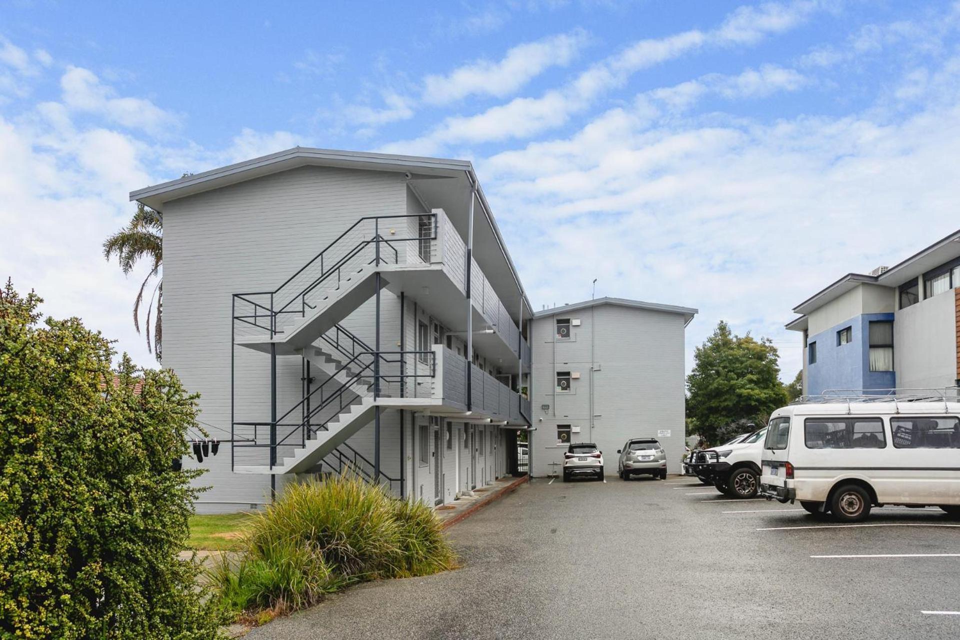 Malibu Apartments - Perth Exterior photo