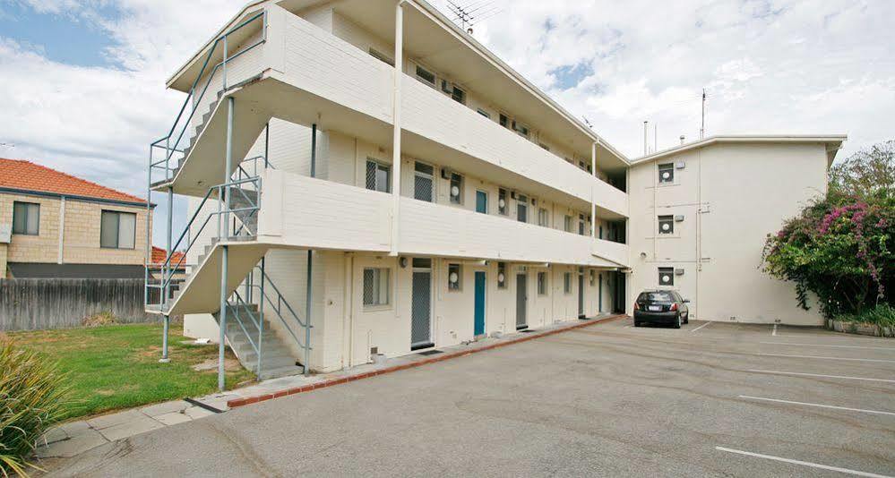 Malibu Apartments - Perth Exterior photo